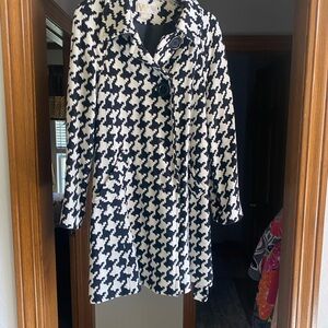 Chic Houndstooth Coat